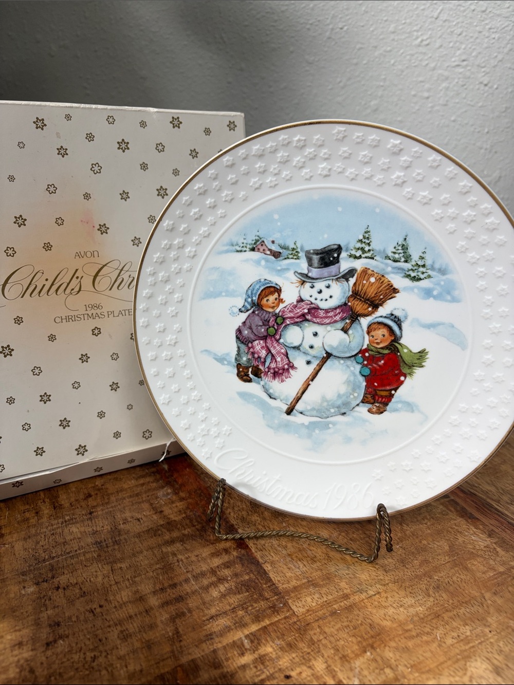 AVON Festive ⛄️ Plate- A Child’s Christmas